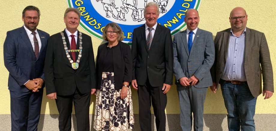 Bürgermeister Oliver Borchert, Gemeinde Wandlitz, Bürgermeister Bodo Oehme, Gabriele Bohnebuck, Ortsvorsteherin von Schönwalde-Barnim, ehemaliger Bürgermeister Dietmar Späth, Muggensturm, Bürgermeister Johannes Kopp, Muggensturm, Bürgermeister Finn Petersen aus Süderschmedeby Bürgermeister Oliver Borchert, Gemeinde Wandlitz, Bürgermeister Bodo Oehme, Gabriele Bohnebuck, Ortsvorsteherin von Schönwalde-Barnim, ehemaliger Bürgermeister Dietmar Späth, Muggensturm, Bürgermeister Johannes Kopp, Muggensturm, Bürgermeister Finn Petersen aus Süderschmedeby