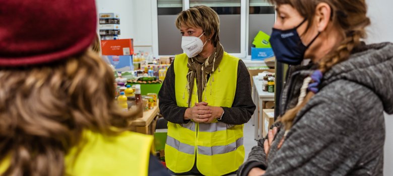 Erstversorgung mit Lebensmitteln für ukrainische Flüchtlinge Erstversorgung mit Lebensmitteln für ukrainische Flüchtlinge