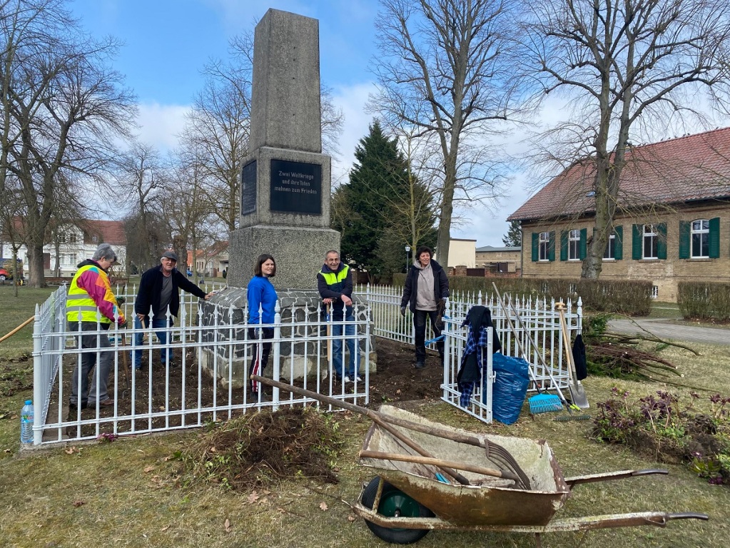 Paaren im Glien - Neugestaltung Kriegsdenkmal