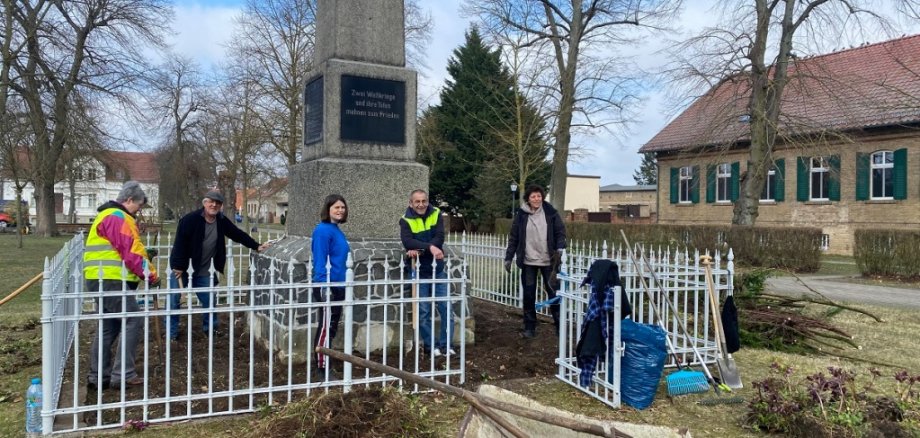 Paaren im Glien - Neugestaltung Kriegsdenkmal